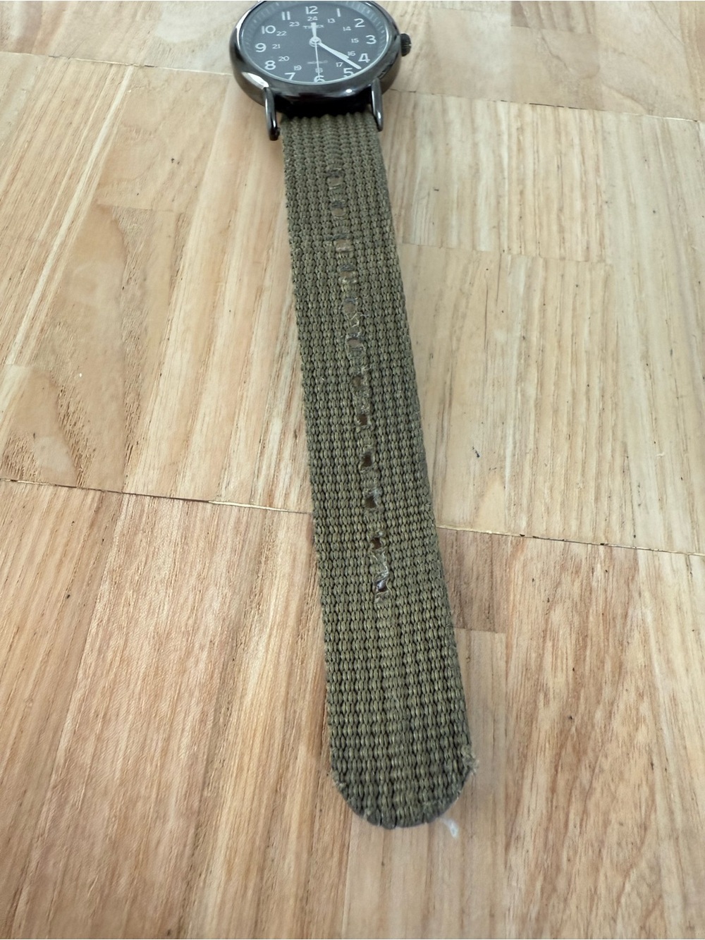Timex weekender charcoal gray dial military green nylon strap watch NEW BATTERY - Picture 3 of 11